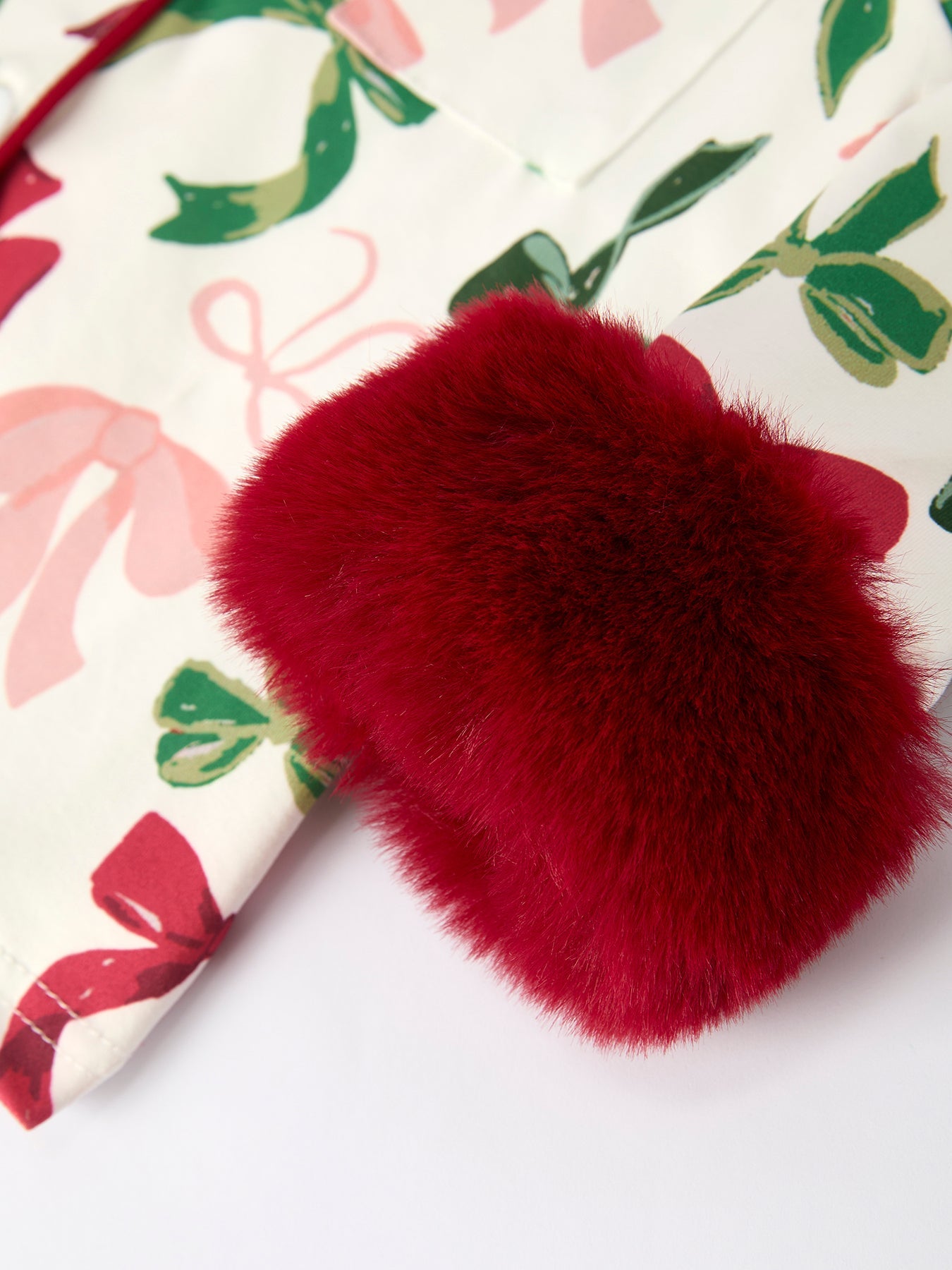 Holiday Bow Print Christmas Pajama Set – Girls Cozy Red Trim Sleepwear