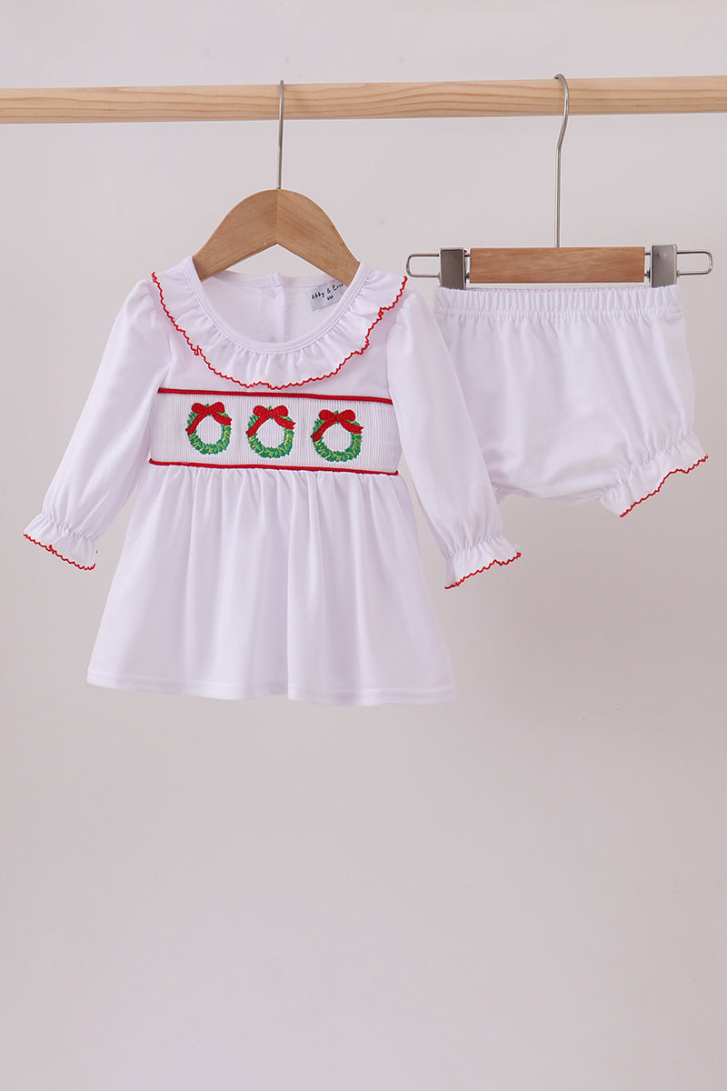 White wreath smocked ruffle bloomer set