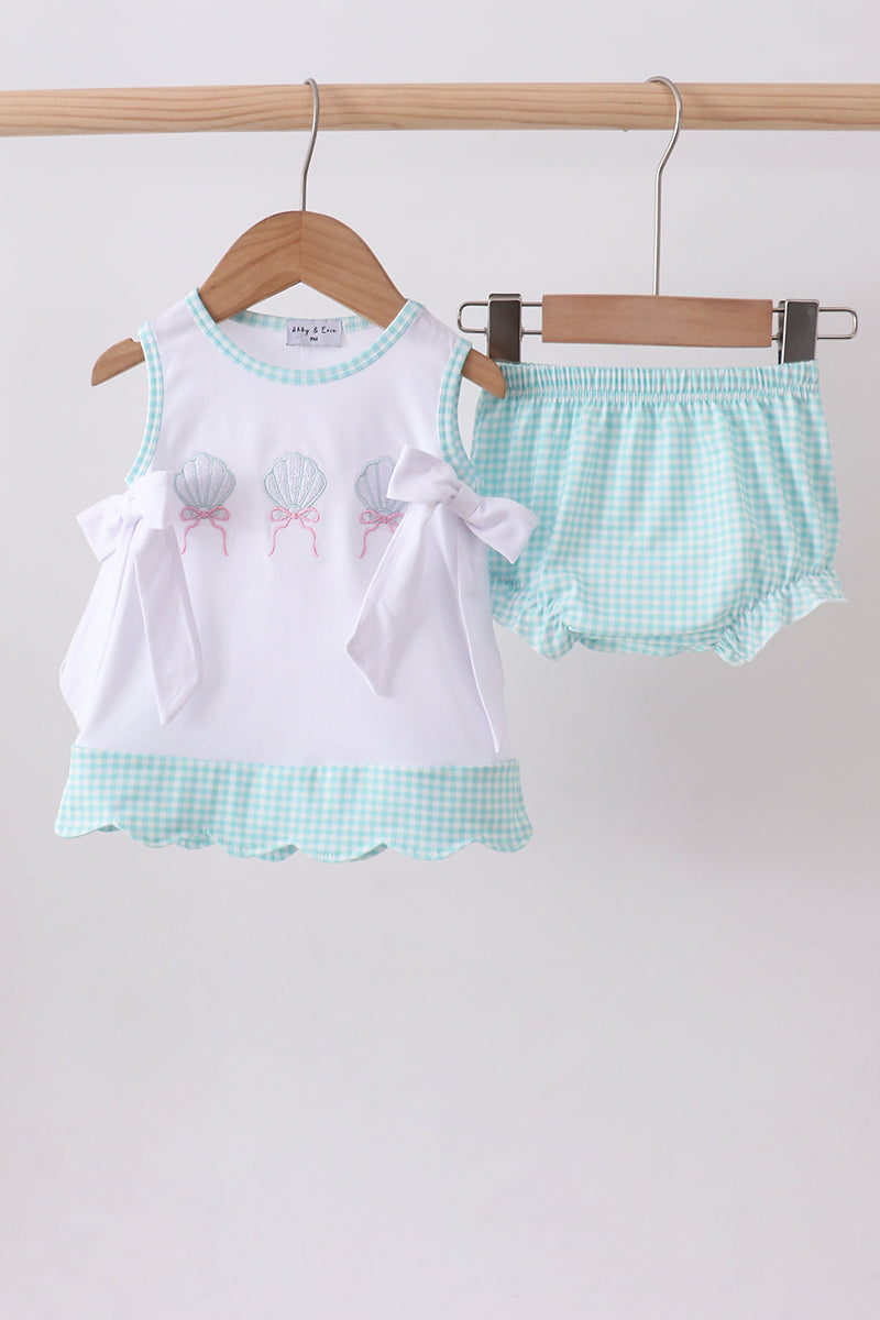 Blue seashell embroidery ruffle boomer set